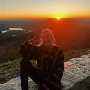 Meet your Posher, Abby